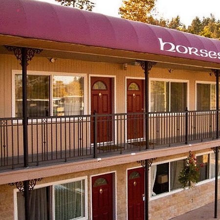The Classic Horseshoe Bay Motel ウエスト・バンクーバー エクステリア 写真