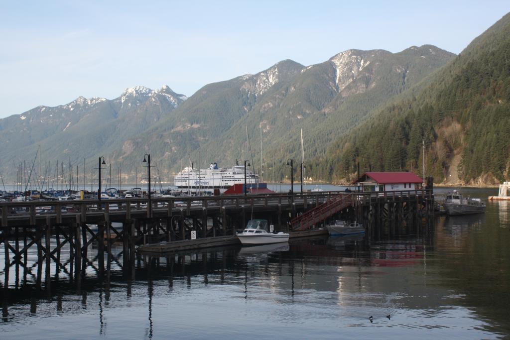 The Classic Horseshoe Bay Motel ウエスト・バンクーバー エクステリア 写真